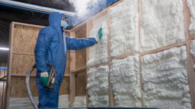 Spray Foam Benefits: 4 Ways Spray Foam Is Energy-Efficient